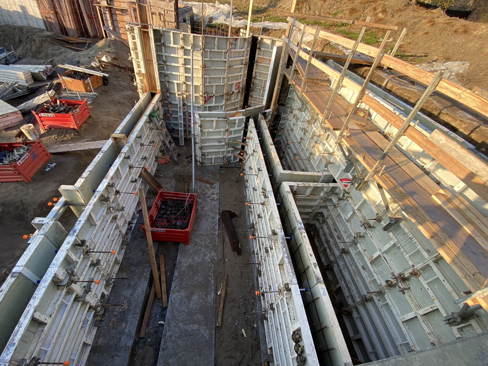 Kensington Dr, Richmond Hill - Image 48